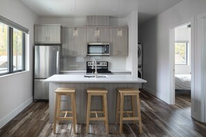 Private kitchen - 2bd/1ba Guest House in Heart of Jackson (Jackson)