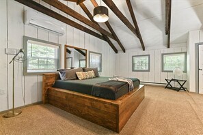 5 bedrooms, WiFi, bed sheets