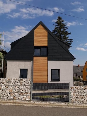 Front of property - Ferienhaus Anton Günther (Lauter-Bernsbach)
