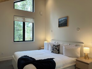 2 bedrooms, in-room safe, iron/ironing board, free WiFi