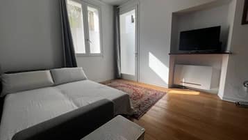 1 camera, Wi-Fi, lenzuola