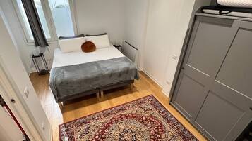 1 camera, Wi-Fi, lenzuola