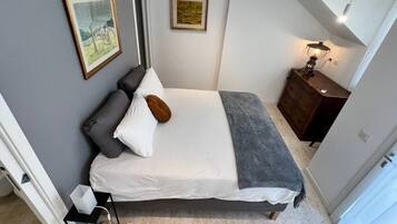 1 camera, Wi-Fi, lenzuola