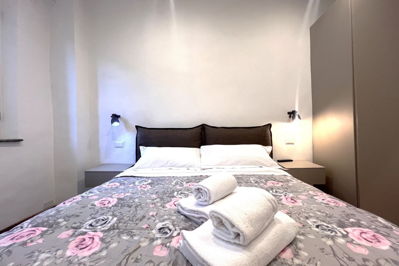 2 bedrooms, iron/ironing board, WiFi