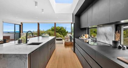 Beach Dreams- Beach, Spa, Pool, Gym + Cinema