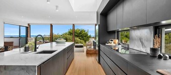 Beach Dreams- Beach, Spa, Pool, Gym + Cinema