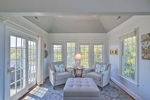 TV, fireplace - Stylish Coastal Hm~Walk to Beach (Corolla)