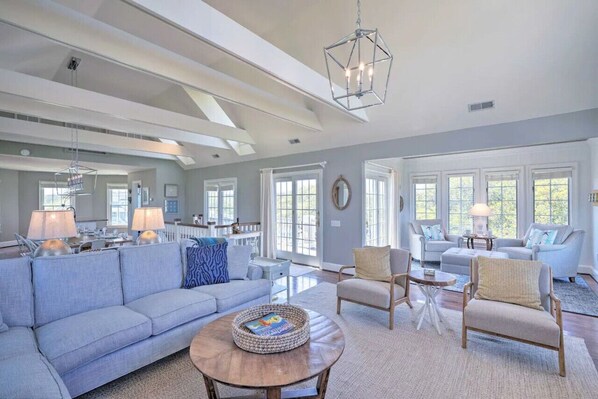 TV, fireplace - Stylish Coastal Hm~Walk to Beach (Corolla)