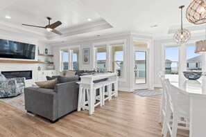 Smart-TV, Kamin, Videospiele, Tischfußball