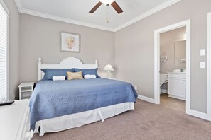 6 室のベッドルーム、アイロン / アイロン台、WiFi (無料)、ベッドシーツ