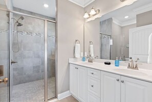 Hair dryer, towels - HYPNOTIC oceanfront w private pool/elevator (Holden Beach)