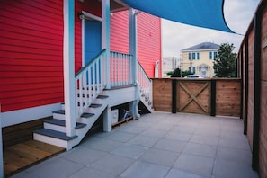 Exterior detail - The Board House "Longboard" (Galveston)