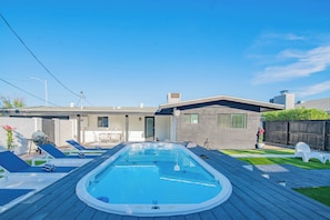 A heated pool - Camelback Views-Near Old Town-Heated Pool-Fire Pit (Scottsdale)