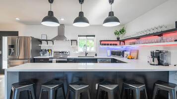 Tủ lạnh, lò vi sóng, lò nướng, bếp nấu