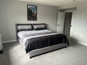 4 soverom, strykejern/-brett, wi-fi og sengetøy