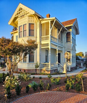 Exterior - The JD Hyde Historic Inn (Visalia)