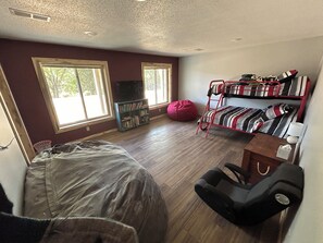 2 habitaciones, tabla de planchar con plancha y wifi gratis 