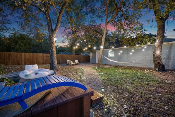 Terrace/patio - Colorful 3BD House W/Cowboy Pool! Artsy Eastside/ Pet-friendly (Austin)