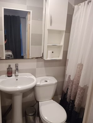 Comfort-Doppelzimmer, Gemischter Schlafsaal, Nichtraucher, eigenes Bad | Badezimmer