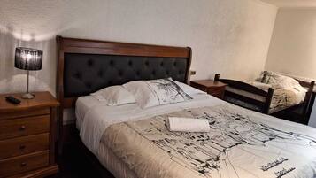 Comfort Double Room, Mixed Dorm, Non Smoking, Private Bathroom | Free WiFi
