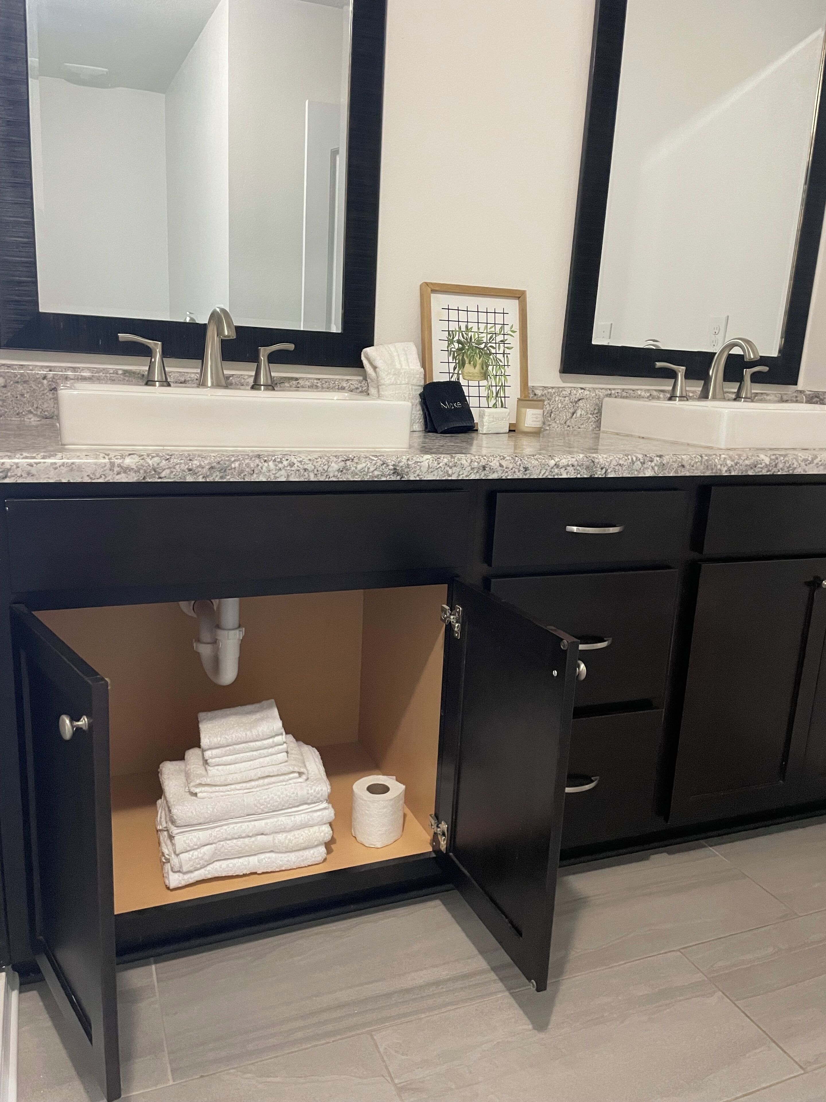 Serviettes fournies, savon, papier toilette