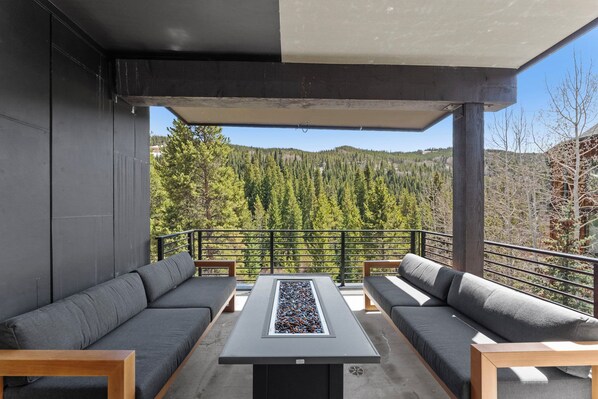 Villa (4 Bedrooms) | Exterior