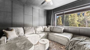 Villa (4 Bedrooms) | Exterior