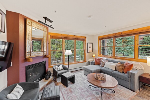 Apartment (2 Bedrooms) | Front of property