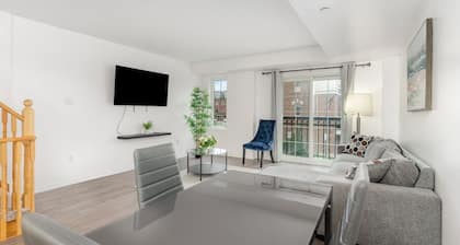 Charming 4-bedroom house with Central air and WiFi in Oshawa