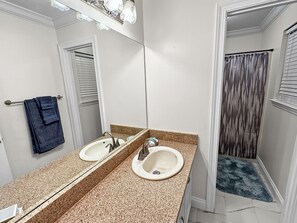 Hårtørrer, håndklæder, Sæbe, Shampoo