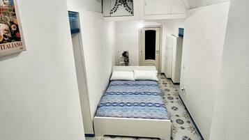 1 camera, Wi-Fi, lenzuola