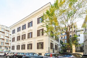 Exterior - Vatican Luxury Three Bedroom Apartment (Roma)