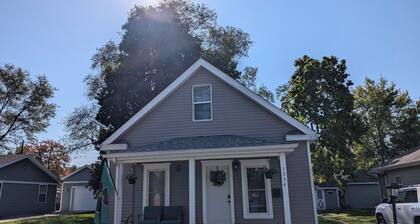 Charming 2-bedroom bungalow in South Bend, home of the Fighting Irish!