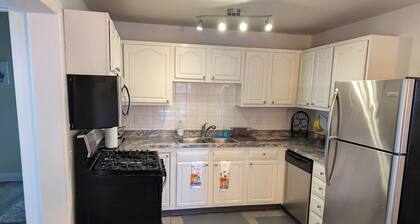 Charming 2-bedroom bungalow in South Bend, home of the Fighting Irish!