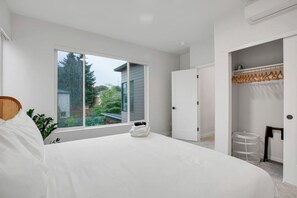 2 chambres, fer et planche à repasser, Wi-Fi, draps fournis