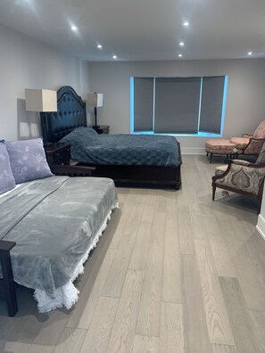 5 bedrooms, WiFi, bed sheets