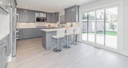 5 cozy bedrooms include 7 bed near Heartland Plaza and Outlet Malls