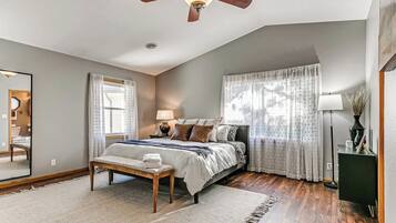 6 habitaciones, caja de seguridad en la habitación y escritorio