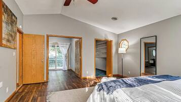 6 habitaciones, caja de seguridad en la habitación y escritorio