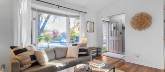 Spacious 6-bed 3-bath retreat next to park—ideal for family & group getaways