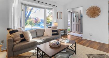 Spacious 6-bed 3-bath retreat next to park—ideal for family & group getaways