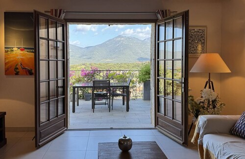 Villa KALLISTE 3 pièces avec vue mer sur les hauteurs de Propriano