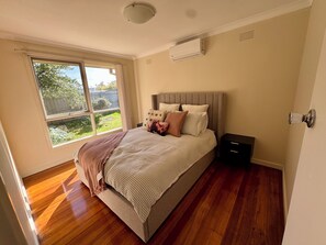 2 Schlafzimmer, Bügeleisen/Bügelbrett, kostenloses WLAN, Bettwäsche