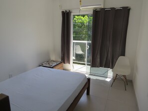 3 bedrooms, WiFi, bed sheets - Casa do Café – Your Cozy Retreat in Campeche! (Morro das Pedras Florianópolis)