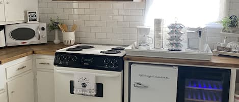 Micro-ondes, four, plaque de cuisson, lave-vaisselle