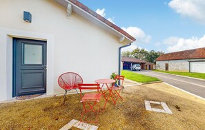 Outdoor dining - 4 bedroom amazing home in Sanilhac (Sanilhac)