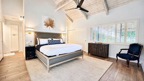 2 habitaciones, tabla de planchar con plancha y cuna de viaje