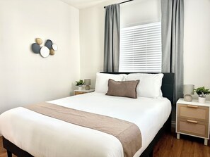 5 bedrooms, iron/ironing board, free WiFi, bed sheets