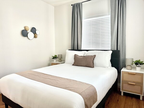 5 bedrooms, iron/ironing board, WiFi, bed sheets