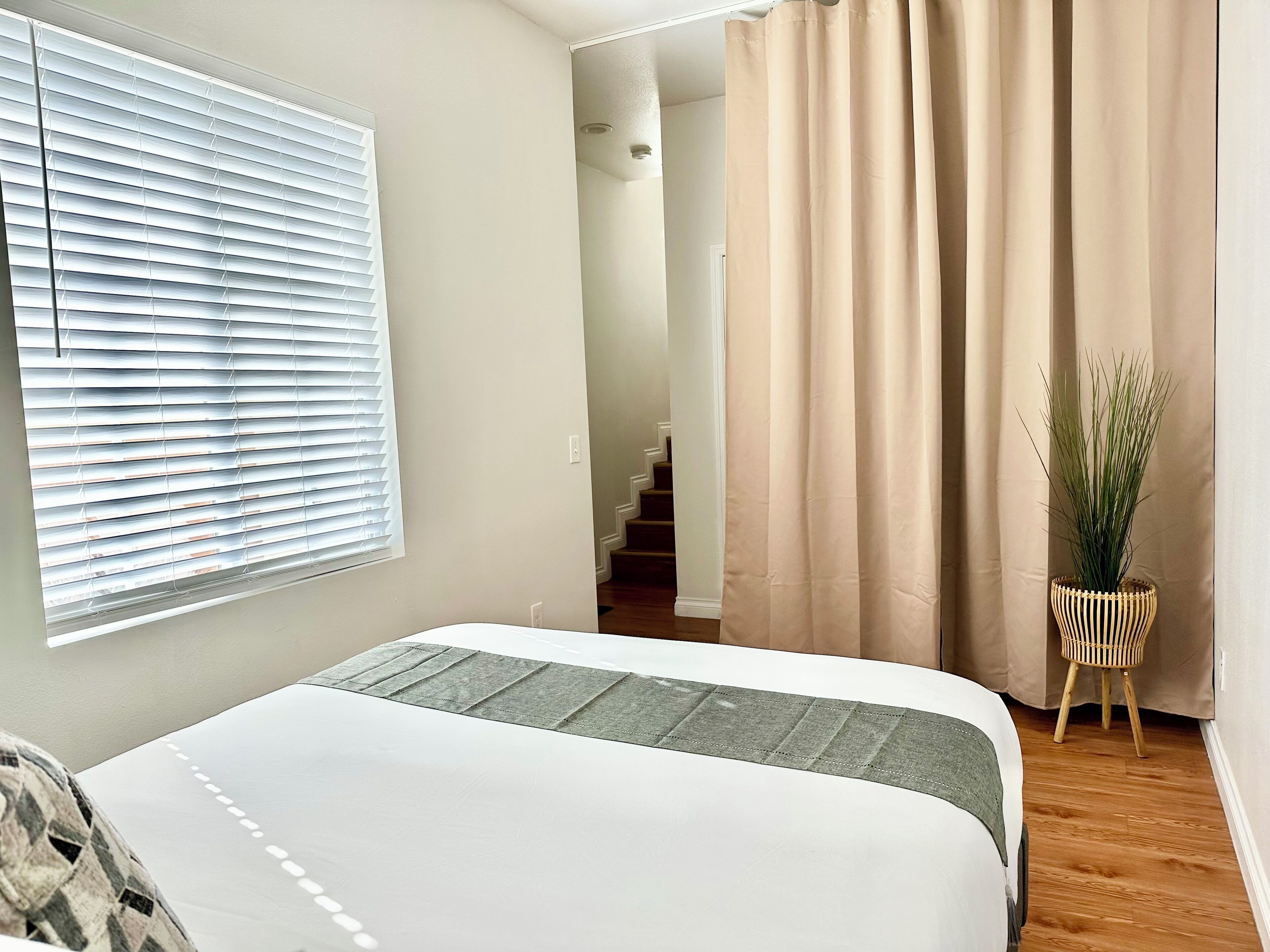 5 makuuhuonetta, silitysrauta/-lauta, ilmainen Wi-Fi, vuodevaatteet